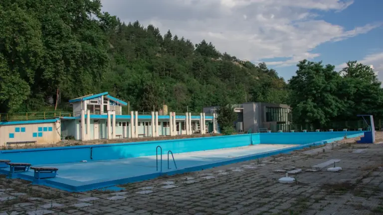 À Brest, l’achat en ligne pour les piscines bloque