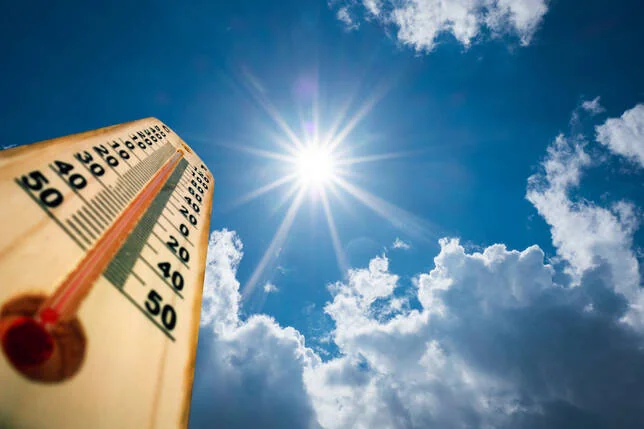 À Courbevoie, chaleur et orages imposent de rester à l’abri