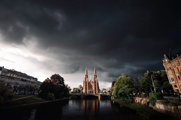 Orages en Indre-et-Loire: Tours face au créneau à surveiller