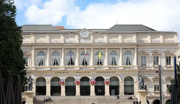 Saint-Étienne : le conseil municipal se suit à distance