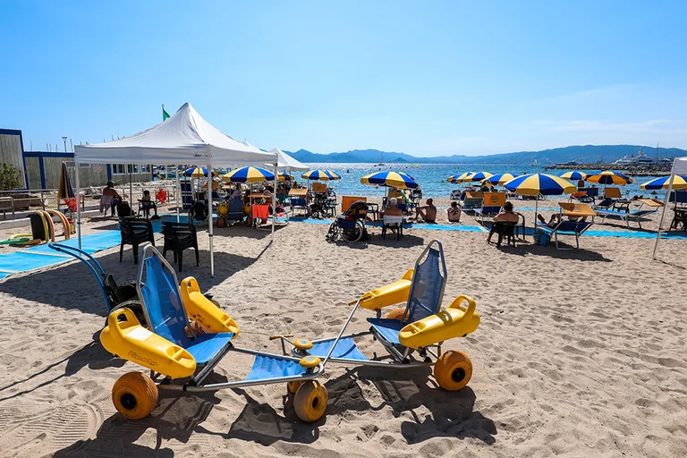 À Cannes, deux plages rendent la mer plus accessible