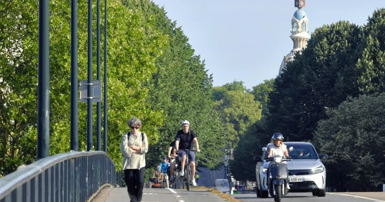 À Nantes, la voiture perd du terrain au quotidien: ce qu'il faut retenir