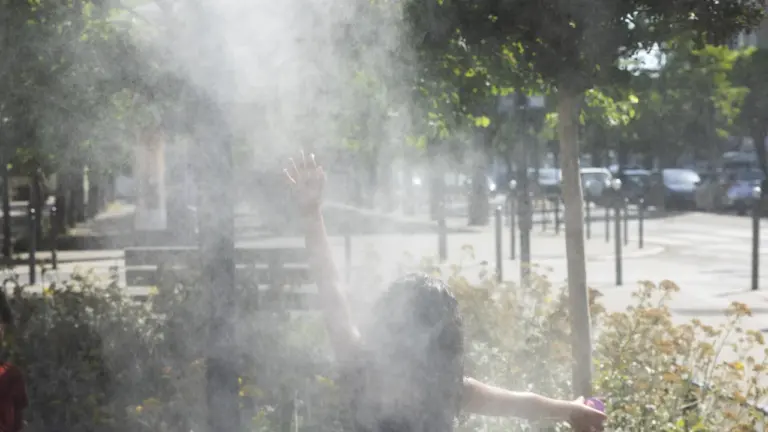 À Vitry, les parcs deviennent refuges contre la chaleur