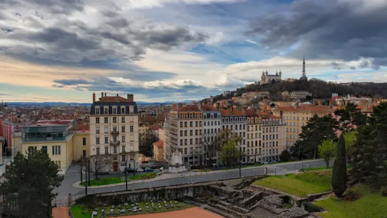 Danse à Lyon : une performance immersive gratuite aux Trois Gaules