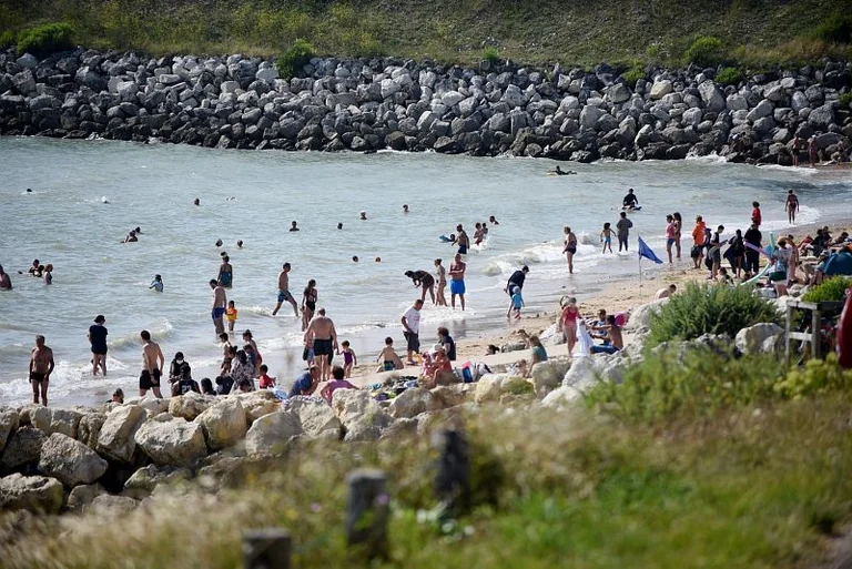 À La Rochelle, une plage suspend la baignade par précaution