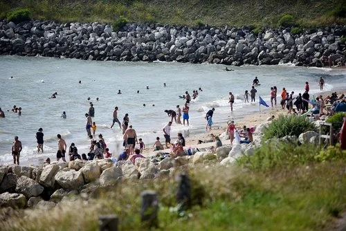 À La Rochelle, une plage suspend la baignade par précaution