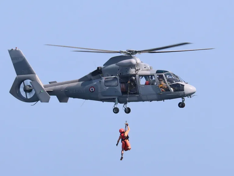 À Toulon, 100 000 spectateurs les yeux vers le ciel