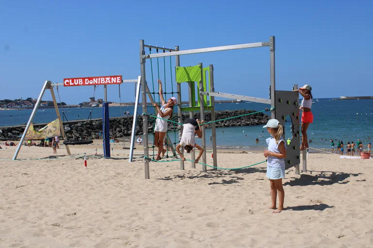 Saint-Jean-de-Luz : la vie au Club Donibane, entre jeux et copains