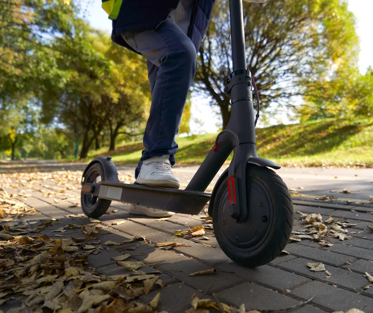 À Épinay-sur-Seine, les trottinettistes doivent s’équiper