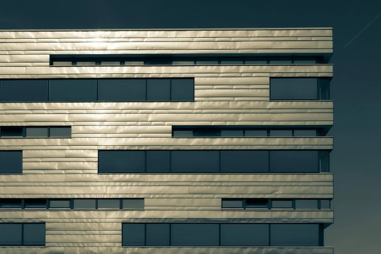 Charges impayées à La Courneuve : les locataires HLM face à des rappels de trois ans