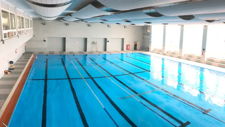 À Guyancourt, piscine fermée et gymnases ouverts pour les vacances